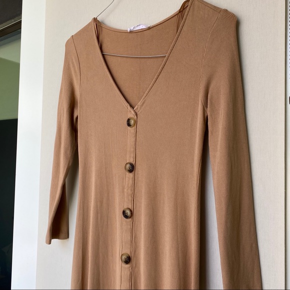 Eloise Long Sleeve Ribbed Midi Dress- Size Medium - Picture 4 of 10